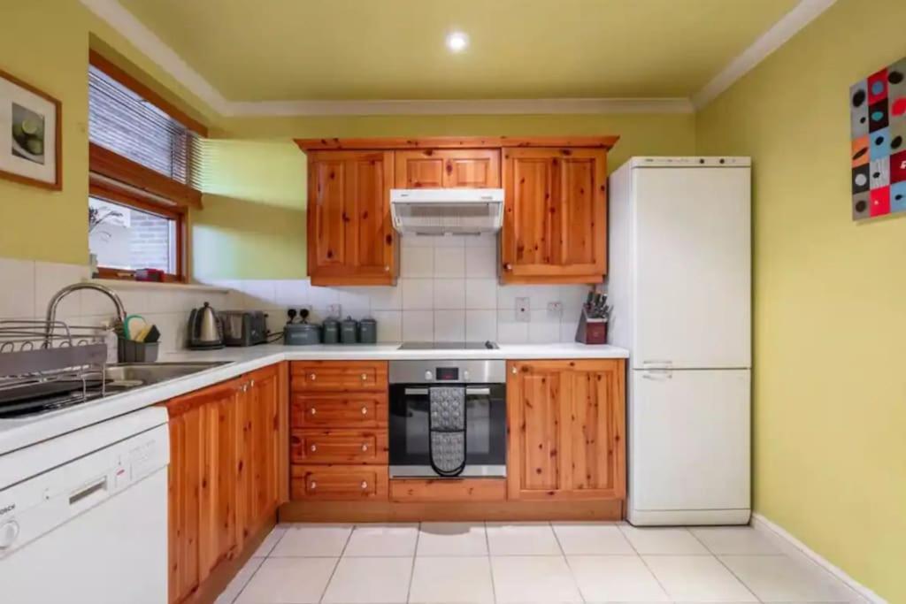 1 Bedroom Flat With Free Parking London Exterior photo