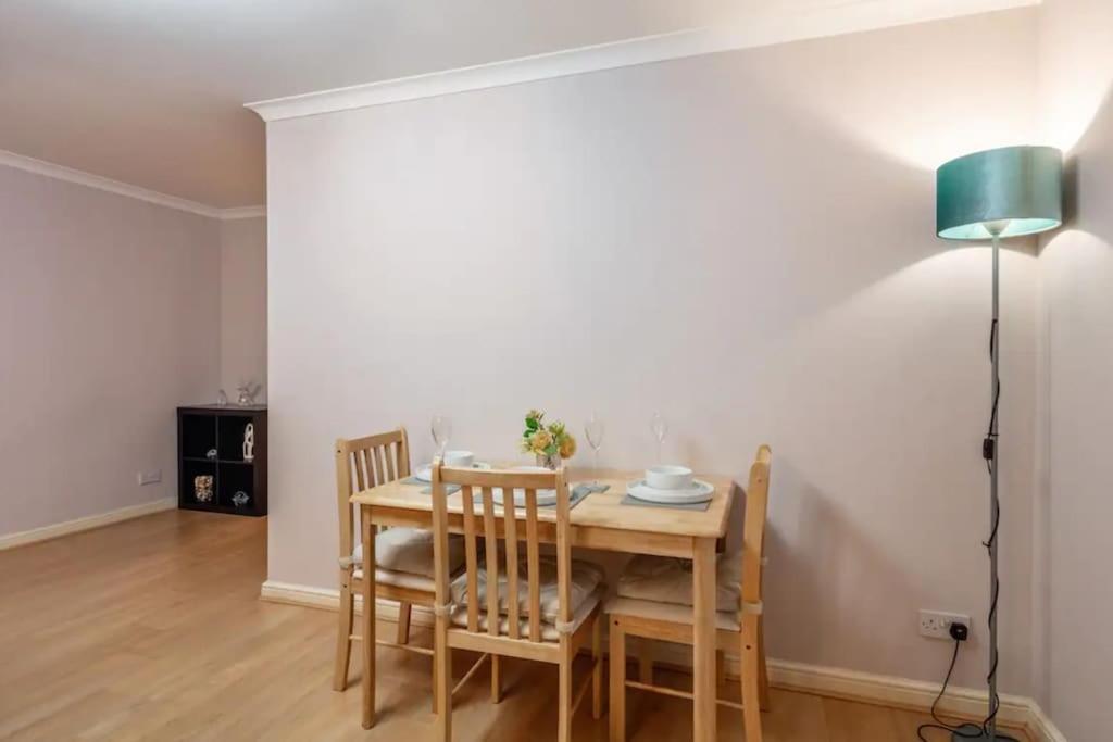 1 Bedroom Flat With Free Parking London Exterior photo